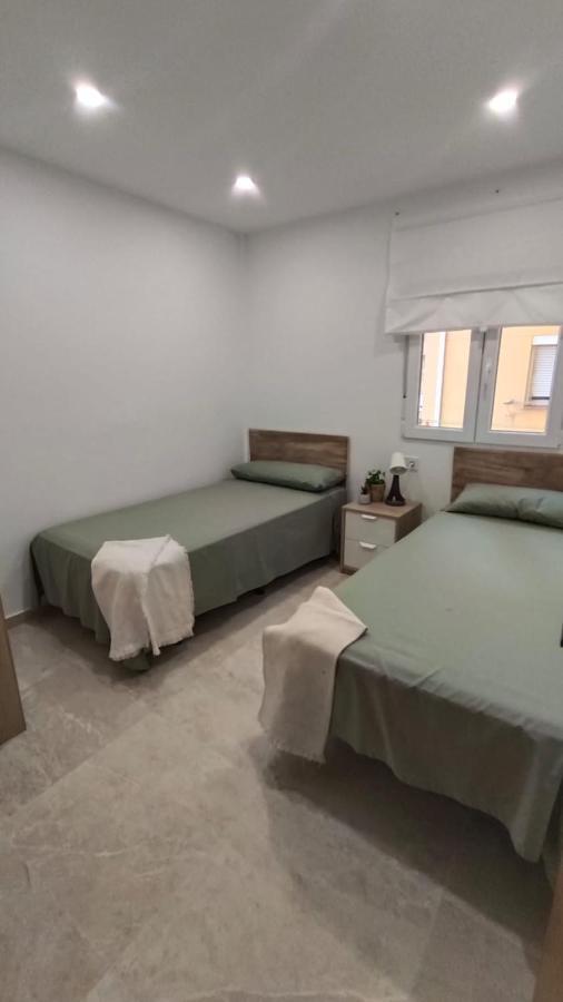 Piso Malaga Cerca Playa Lägenhet Exteriör bild